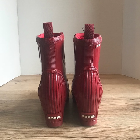 NWT 🔥 Sorel Joan Wedge Platform Gloss Rain Boots - Picture 2 of 8